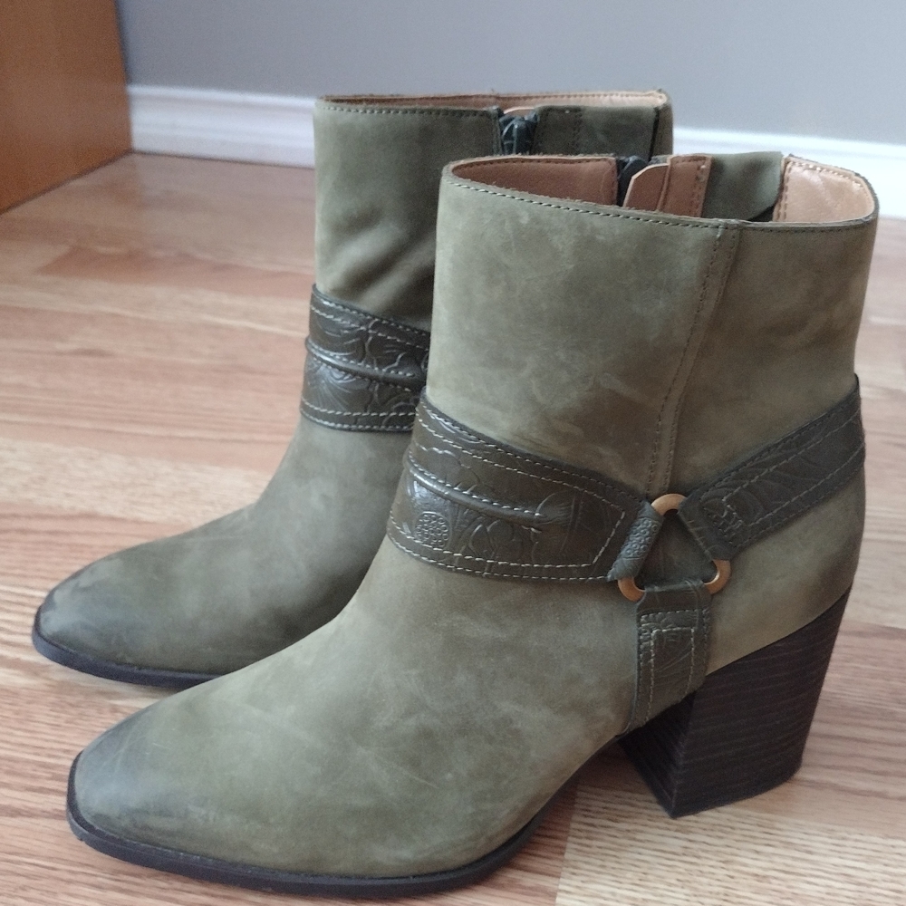 VIONIC Carnelia Water Repellent Olive Green Ankle Boots - Picture 12 of 14
